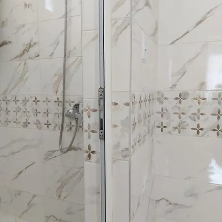 בית הארחה Perla