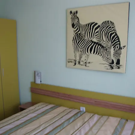 Perla בית הארחה אובזור