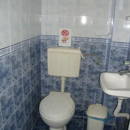 Guest house Perla 2*